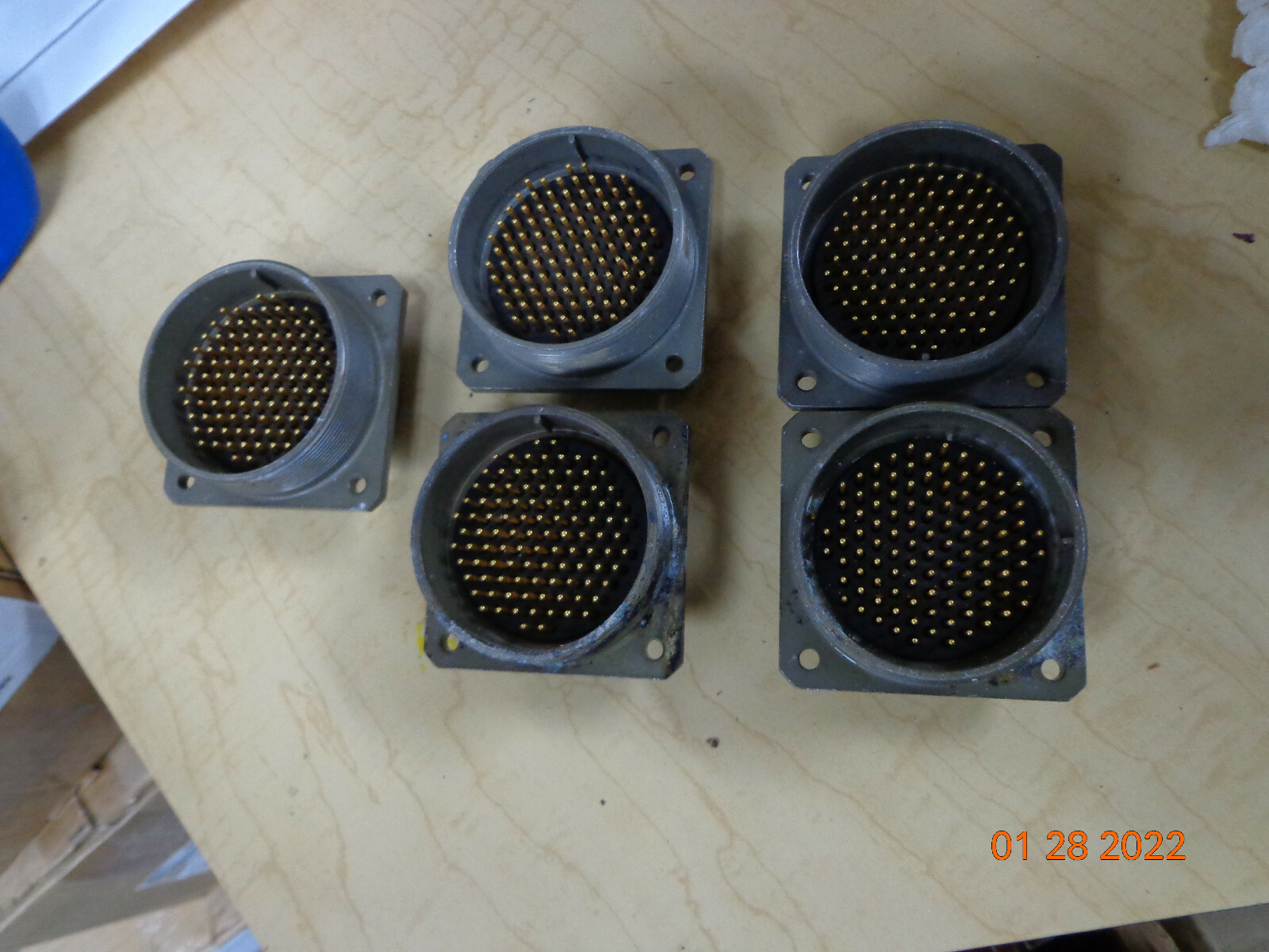 1 Bendix 30-445545-52p Mil Spec Circular Connector Plug 104 pin Gold ampheonol