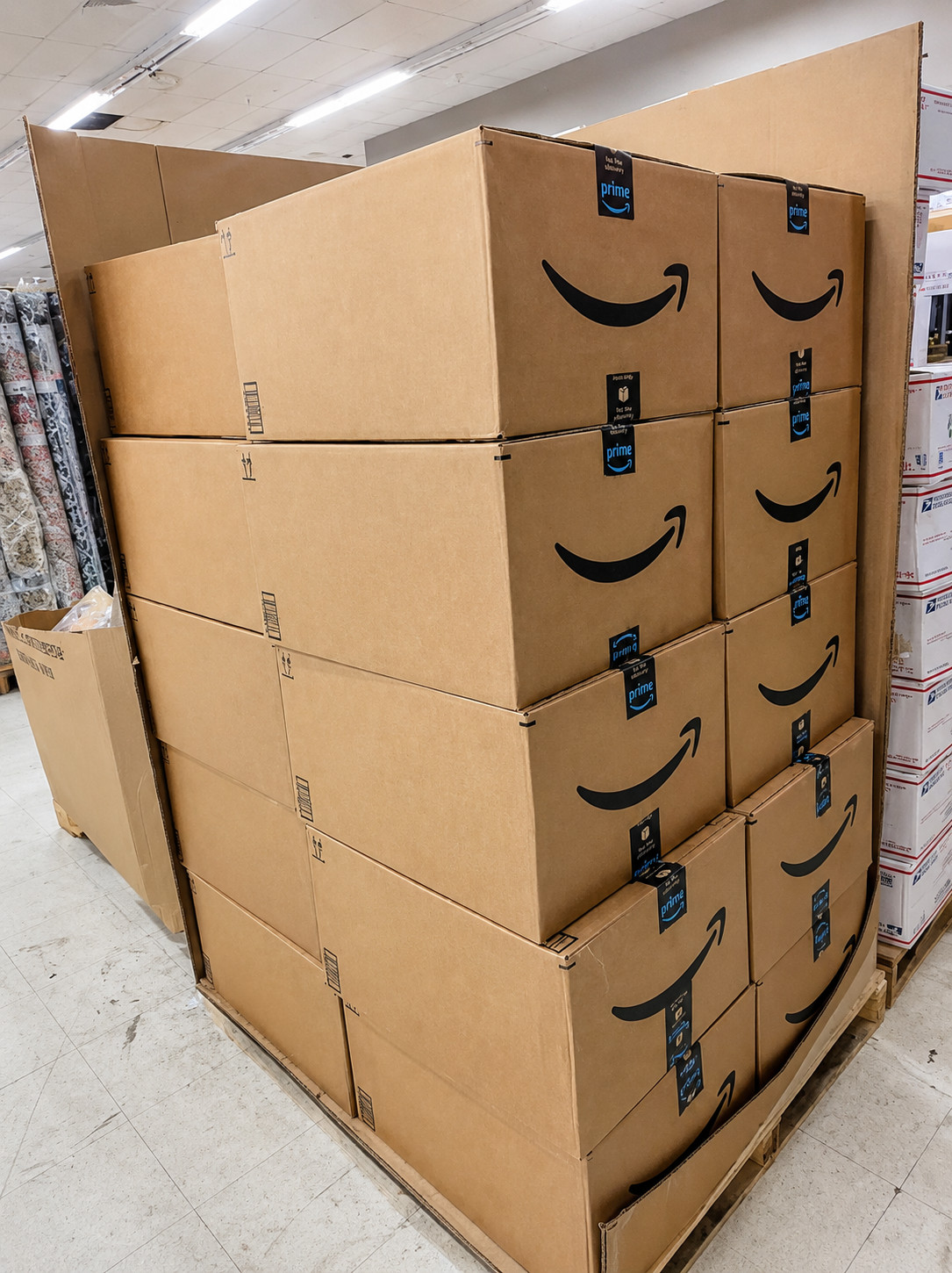Amazon Elite Warehouse Discovery Crate Loaded With Hidden Gems