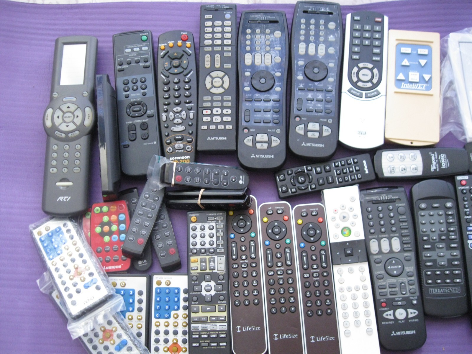 LOT OF mixed REMOTE CONTROLS ORIGINALS ONLY ABC