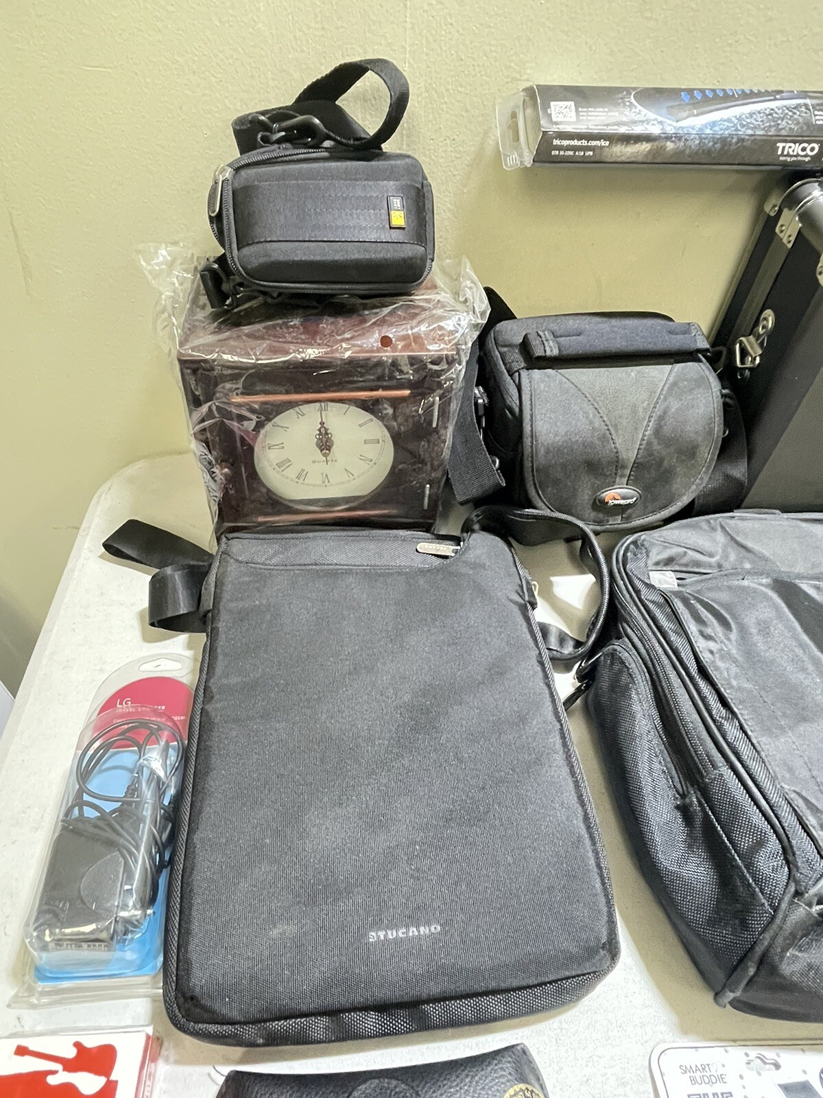Amazon Wholesale Lot Of 21 Accessories Quartz Camera Bag