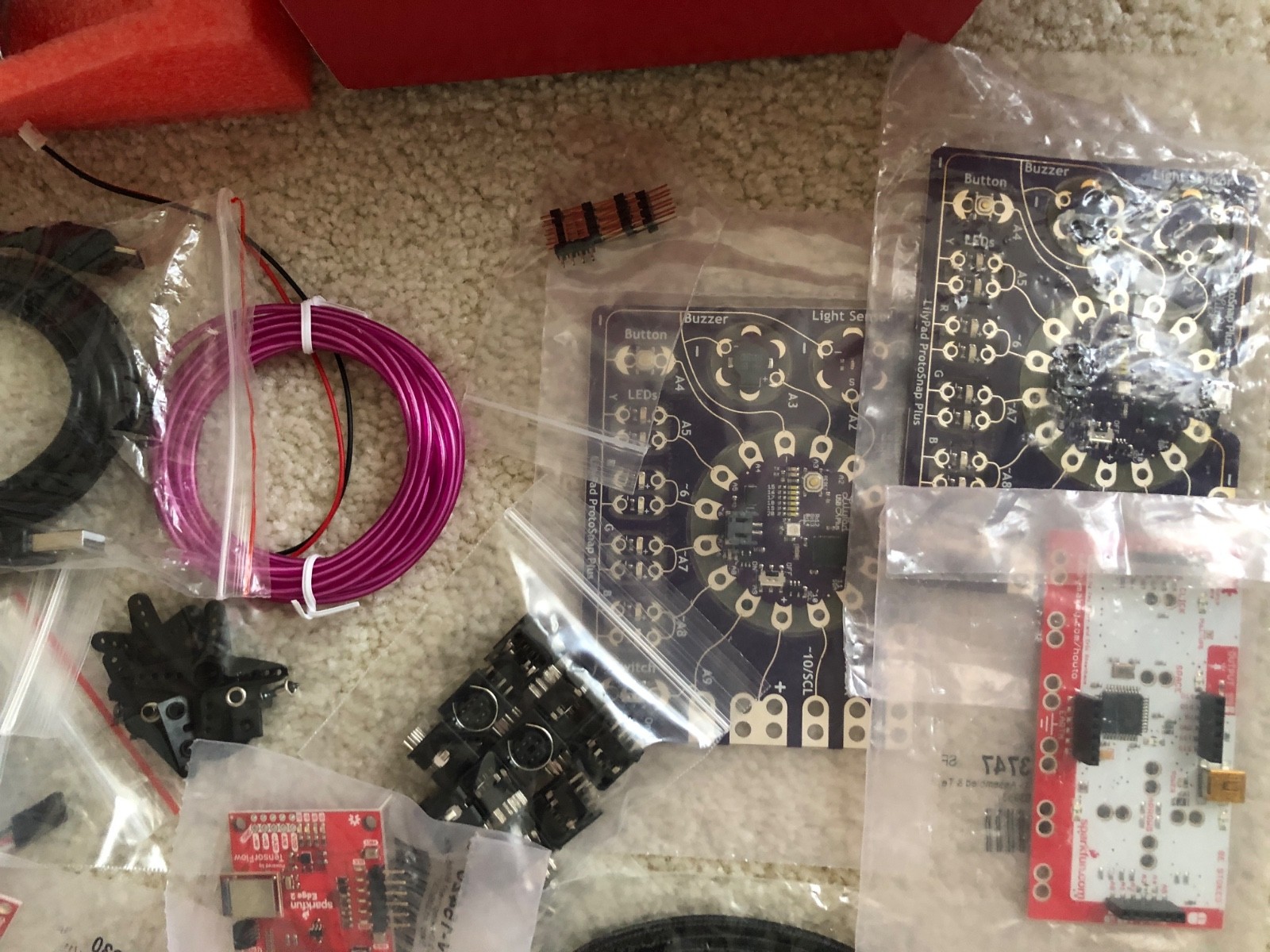 Sparkfun Electronics Mystery Box (w/7″ Rasp. Pi Touchscreen) – Unused