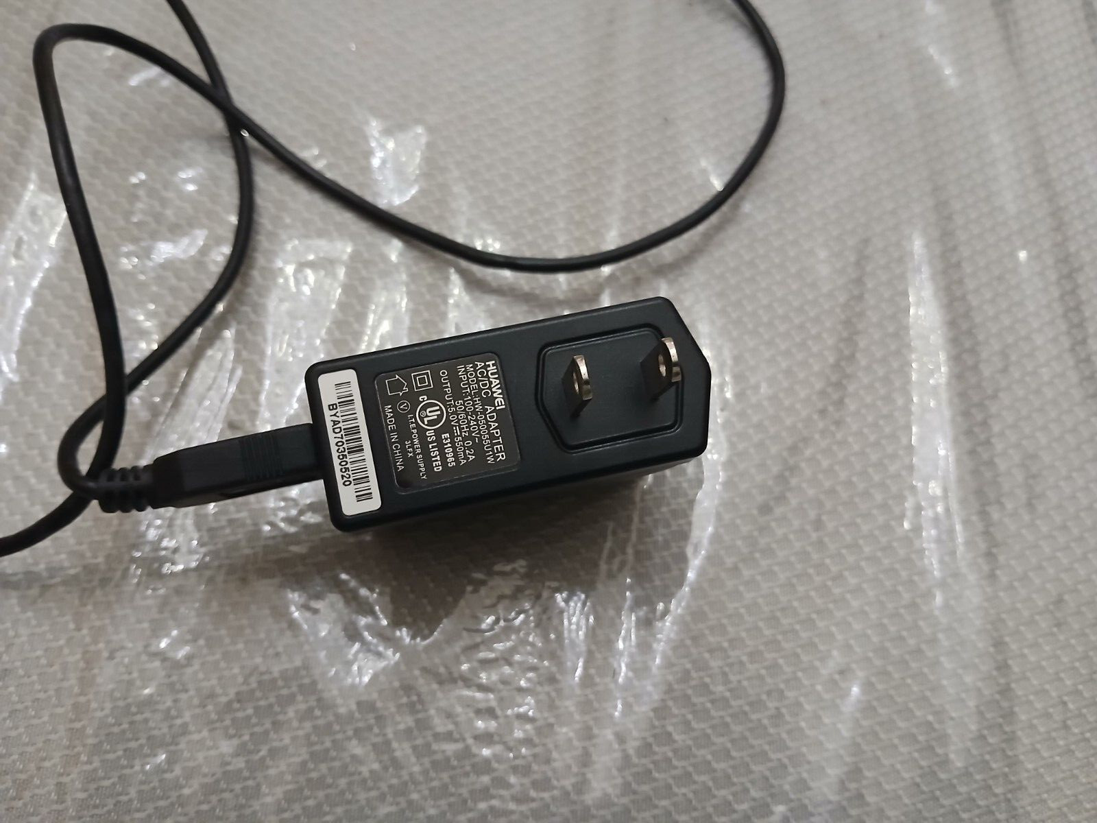 Huawei HW-050055U1W Charger Adapter Power Supply and cable