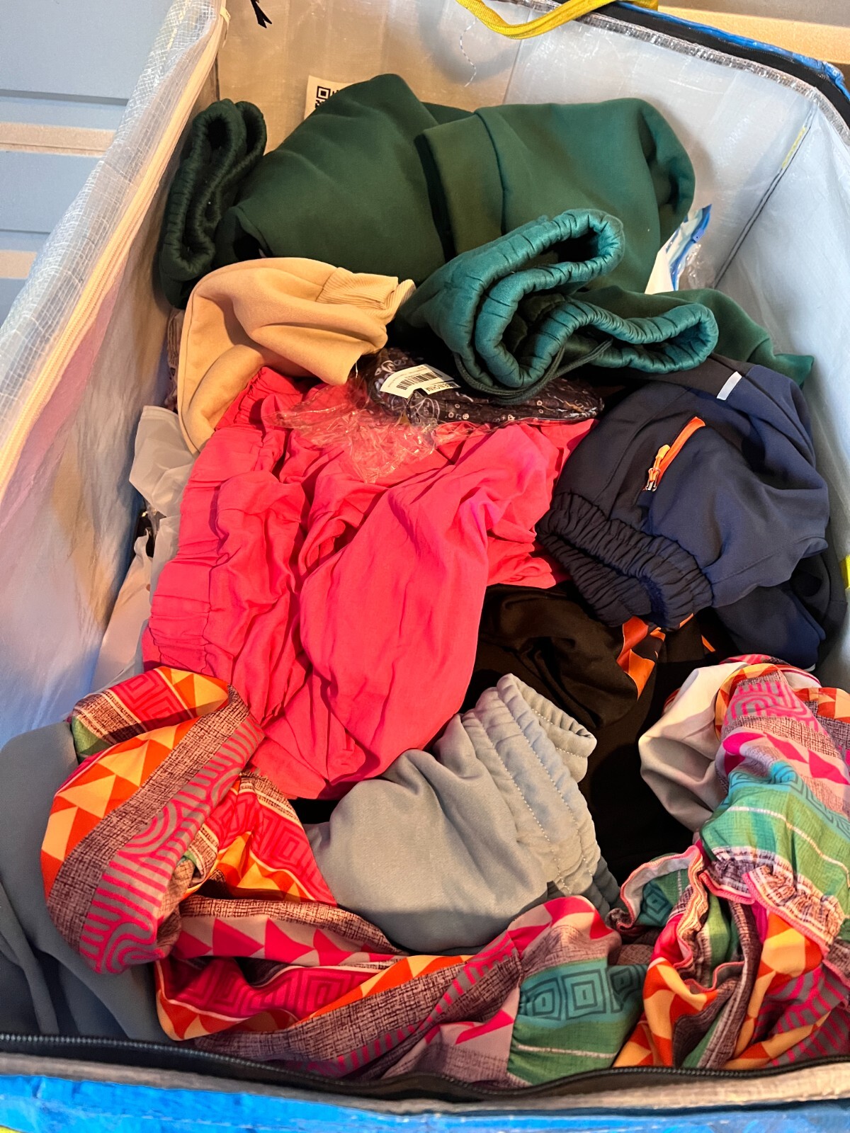 Amazon Liquidation Wholesale Overstock Returns Mixed Lot CLOTHES  SHOES