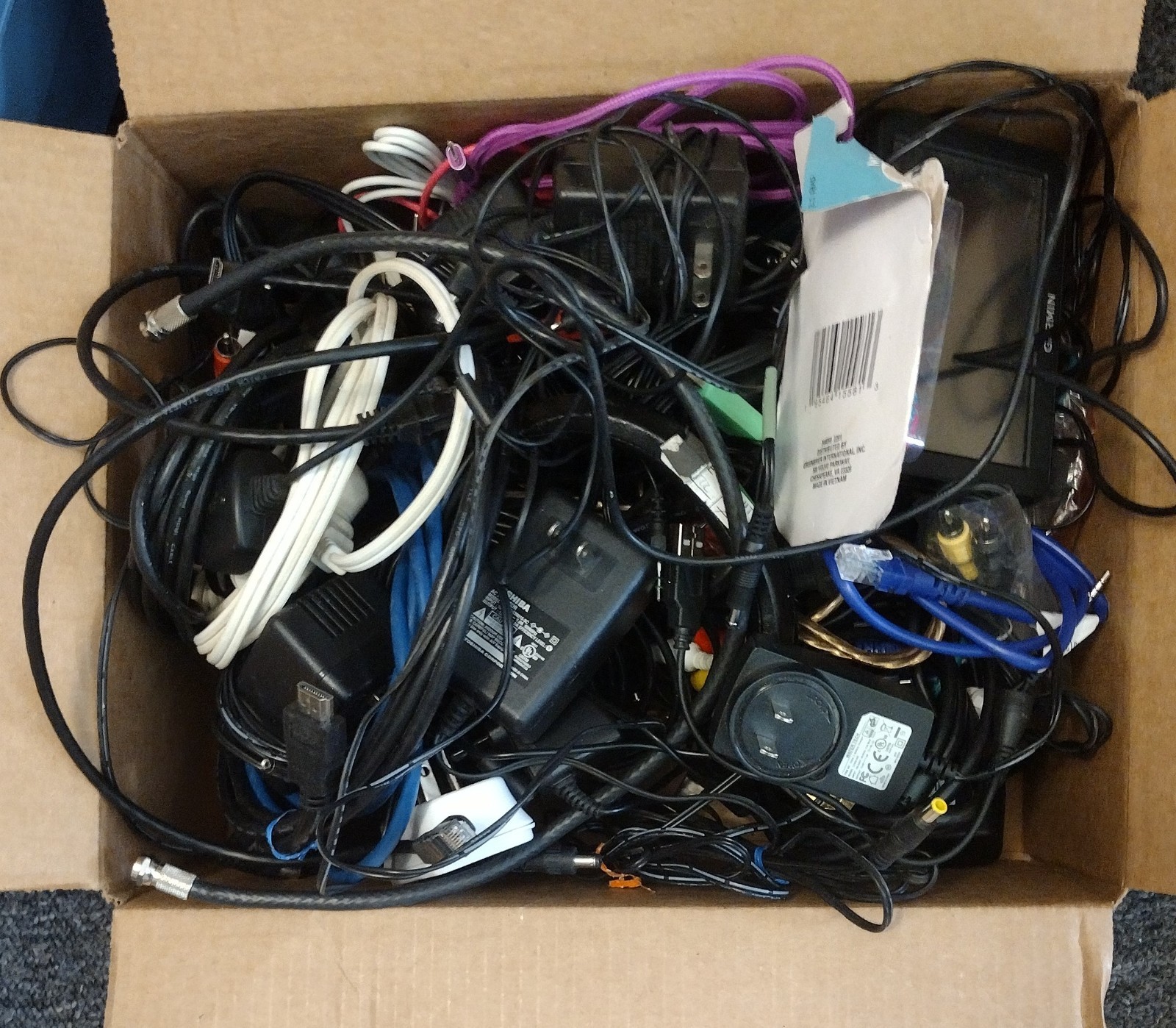 10-1/2lbs of Miscellaneous Sets Of Cables And Wires