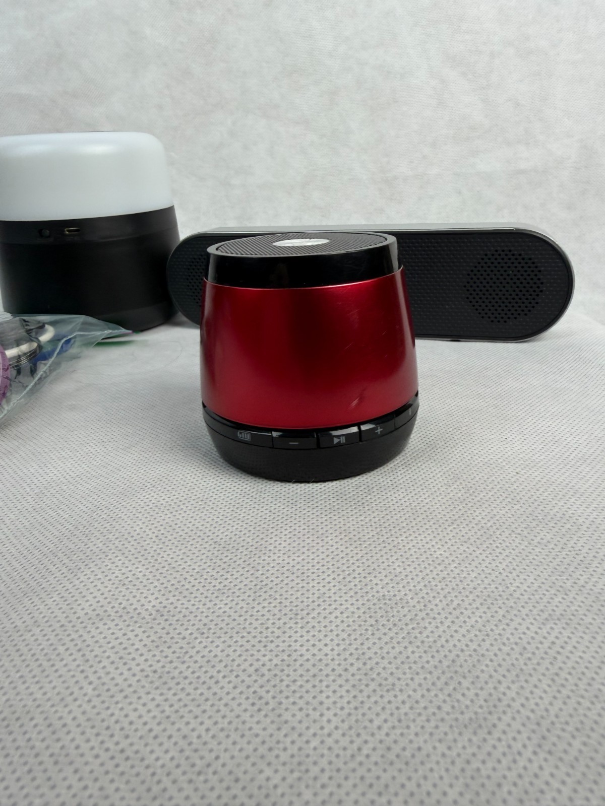 Miscellaneous Electronics Speakers, Cords, Microphones – Conditions Unkown