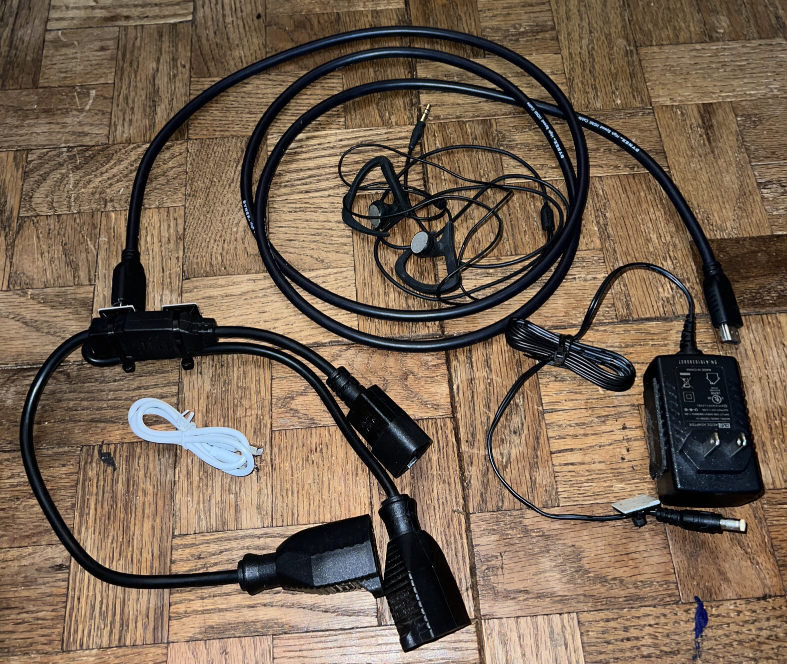 Electronics Lot Short 3 pronged Extension Cord Workout Headphones HDMI Cable
