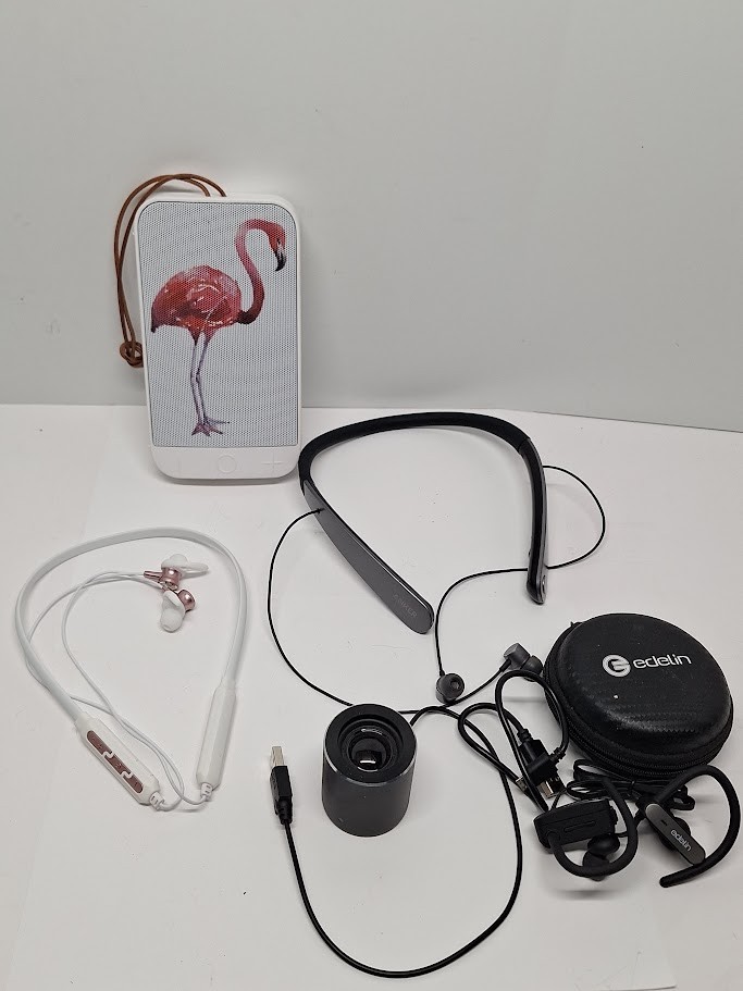 Mixed Lot of Electronics: Headphones, Speakers Working