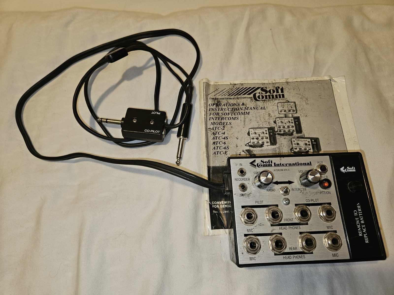 Pilots: Sporty’s SP-400 Nav/Com, David Clark Headset, Flight Bag