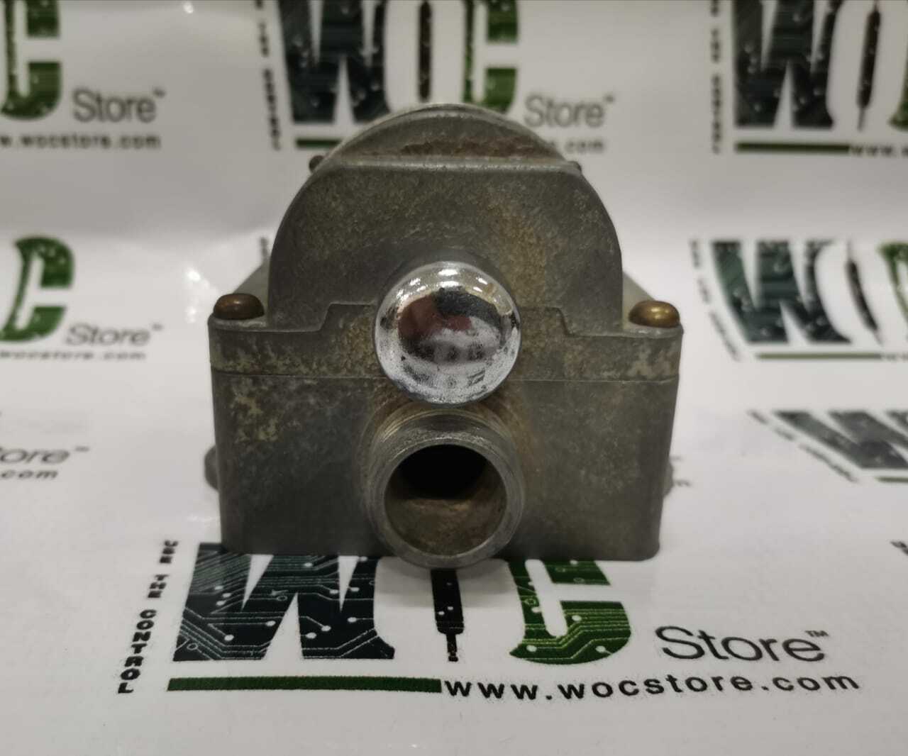 3002VX-1 BUL. 3000 CANADIAN CONTROLLERS  PUSH BUTTON STATION SWITCH SL NO 578591