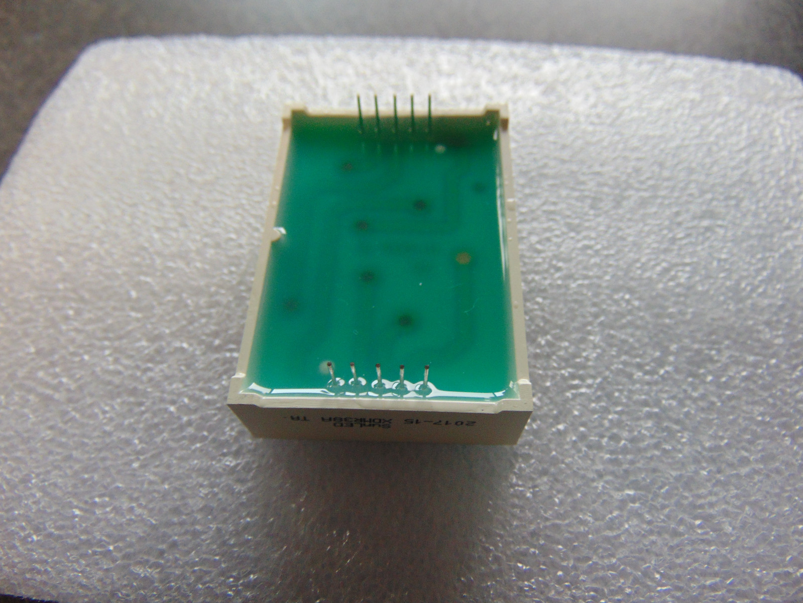 38.1mm or 1.5″ Single Digit LED Numeric Display. Gray Faced. Lights up Red