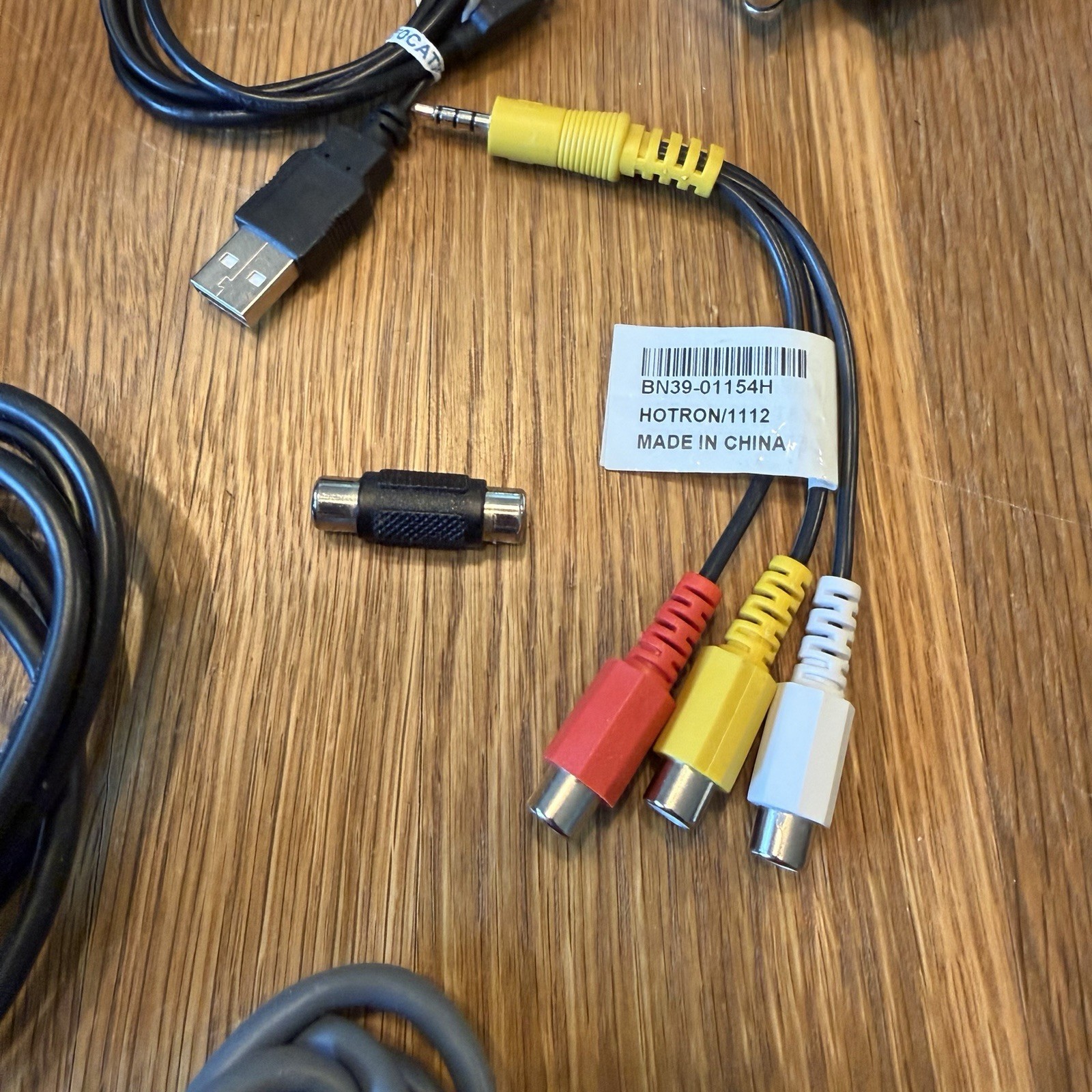 Lot of 20 Miscellaneous Electronic Cords Various Brands