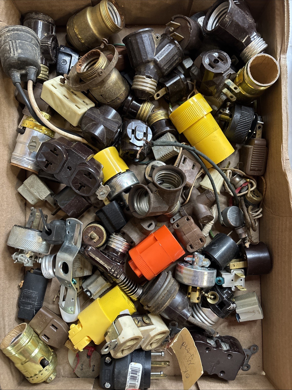 Vintage Electronics Lamp Sockets Plugs Outlets Etc Untested Parts Lot Electrical