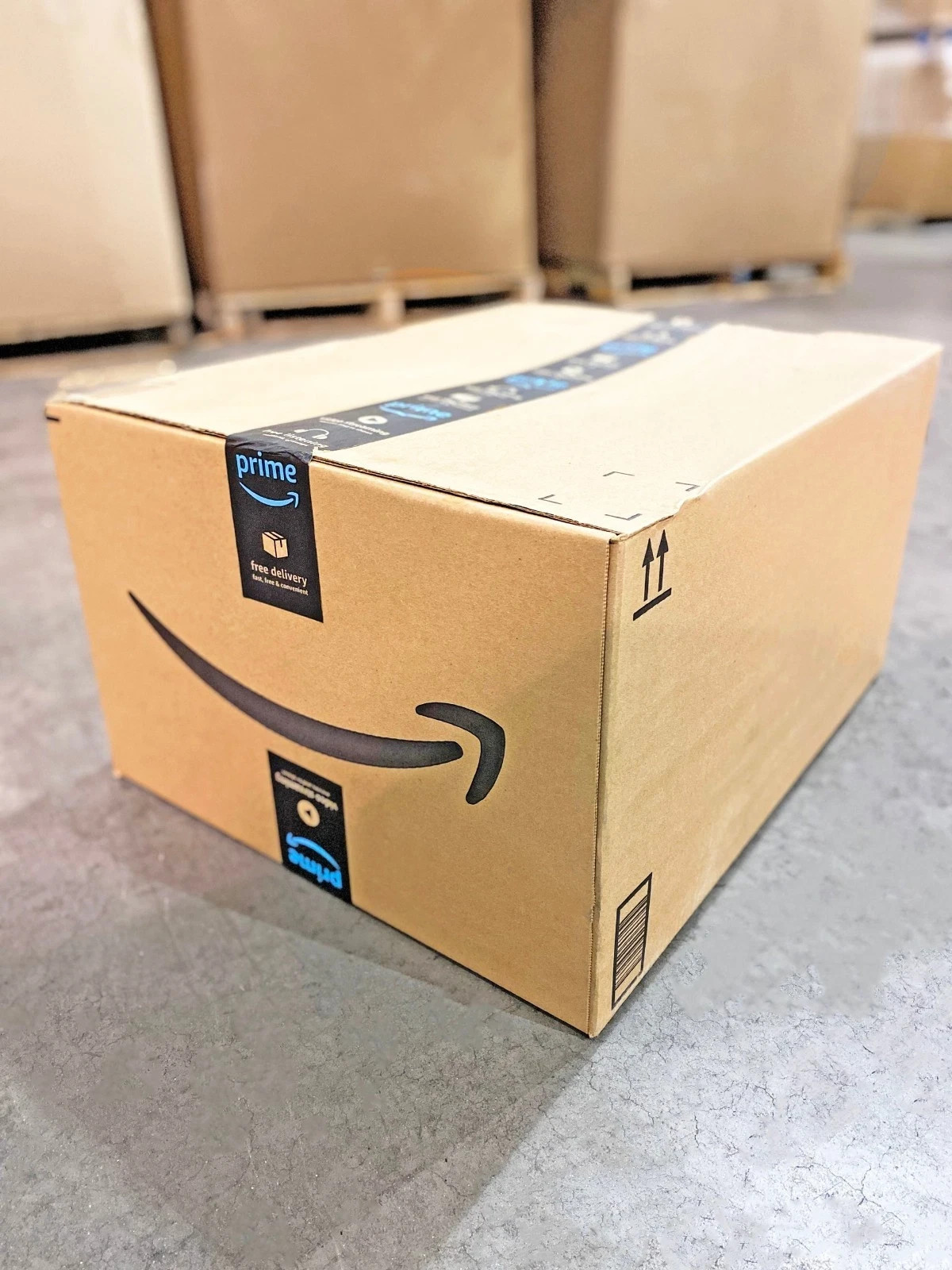 5 pound AMAZON RETURN BOX- new items- Lot D777