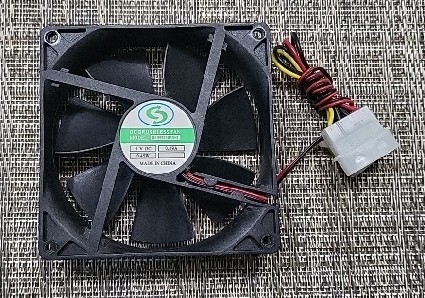 DC BRUSHLESS FAN DF0922505SEL 5V DC 0.09A 0.45W (C4)
