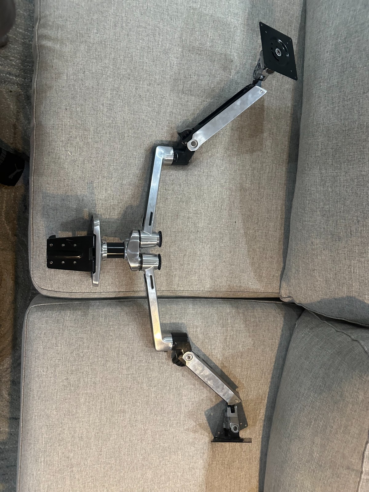 ergotron dual monitor arm