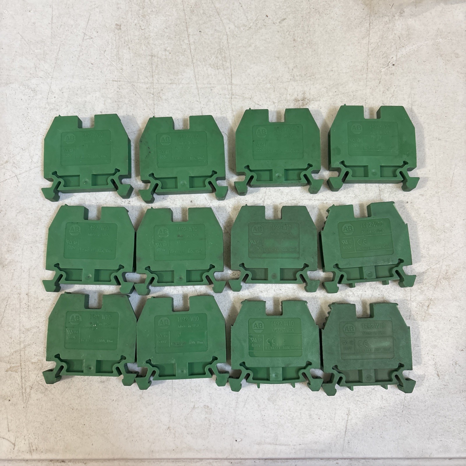 1492W10 – Allen-Bradley LOT OF 12, UNTESTED