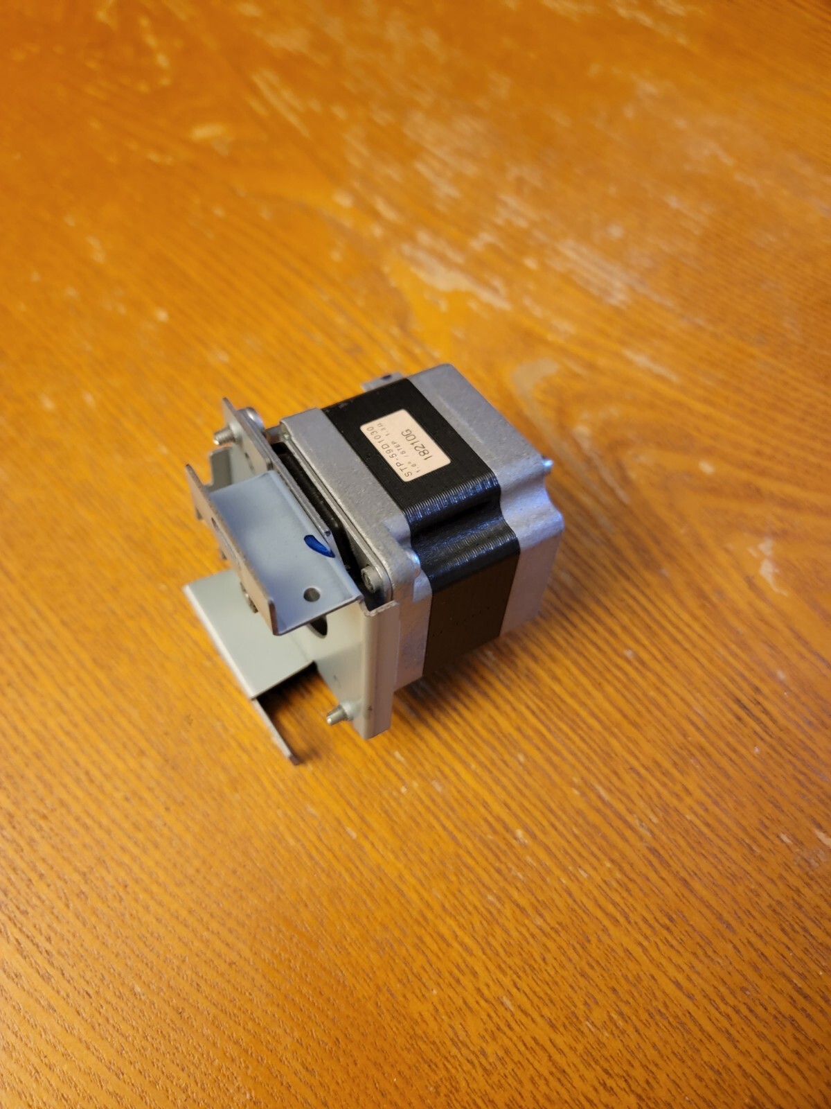 1.8° Degree 1.3 Ohm Stepper Motor STP-59D1030-01 Seller Refurbished Excellent