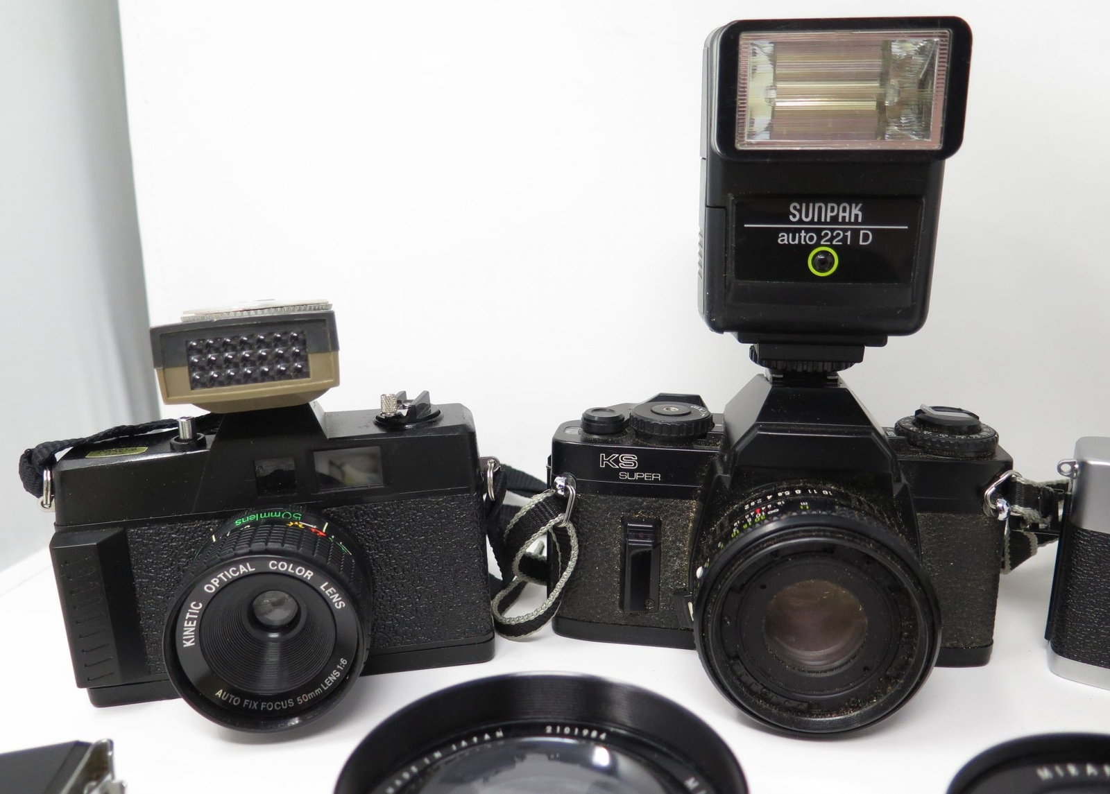 Vintage 35mm Camera Collection w/ 4 Cameras, Telephoto & Wide Lenses + Acc 28133