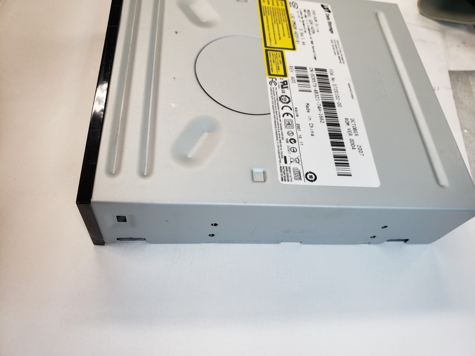 HITACHI LG GDR-H20N Black SATA DVD-ROM 0CR579 REV A00 VER 0D04