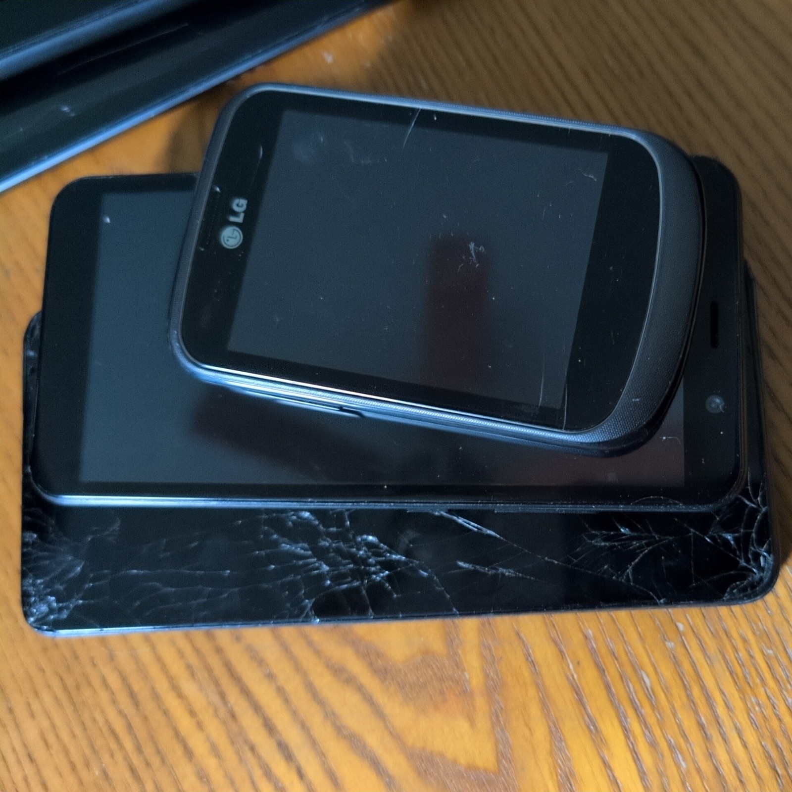 Electronic Devices, PARTS ONLY! 8 Piece Lot. Phones and Tablets