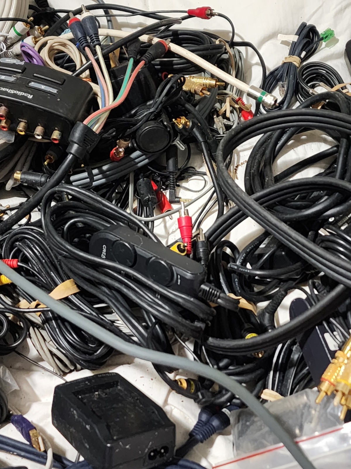Bulk Lot of Various Electronic Cables, Cords and Parts, Computer TV Camara Ster