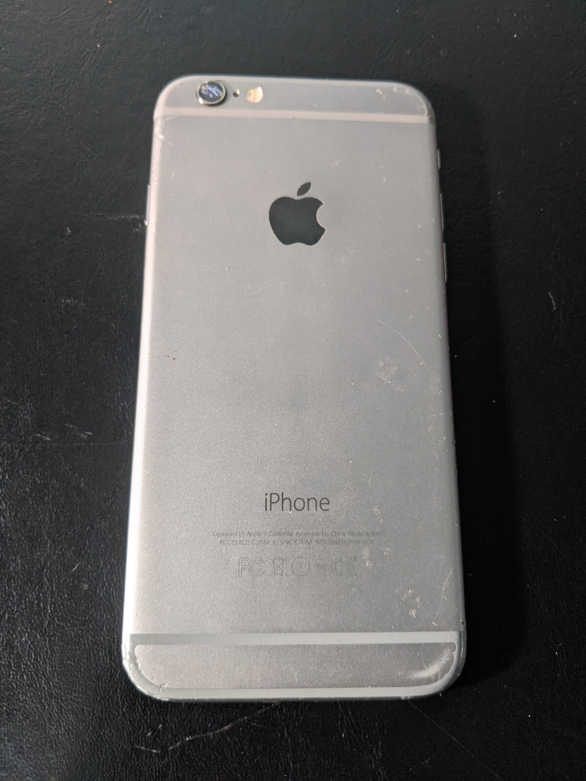 Lot of 7 Apple products – ipod, Iphone – take a look