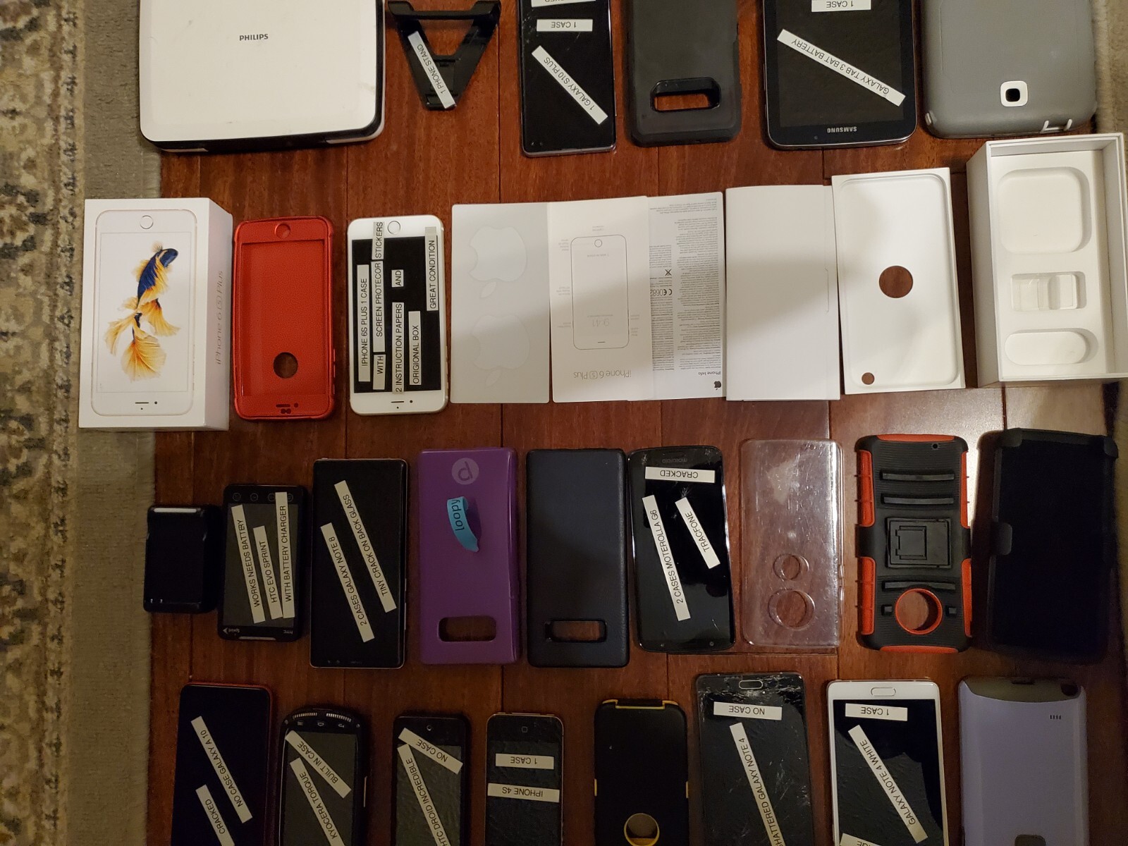 Lot of Phones, Apple and Samsung ( WHAT YOU SEE IS WHAT YOU GET)