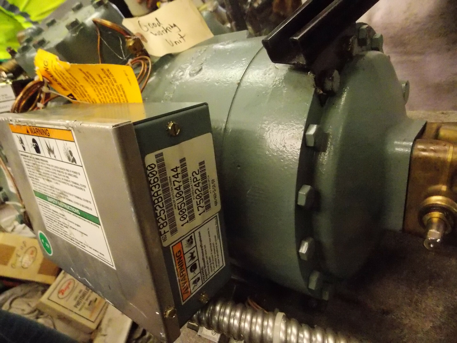 Carlyle compressor 06DF8252BA3600 Commercial Refigeration 15 Ton air condition