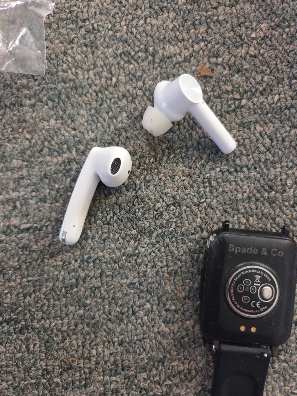 Toshiba Satellite – Lenovo ThinkPad – IPhone – Apple EarBud – Huge Mix DONT MIS
