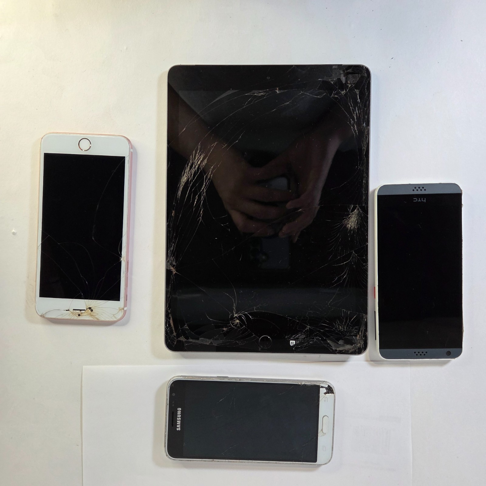 Lot Of Mixed Electronics for Parts Ipad – IPhone – Samsung – HTC – Untested
