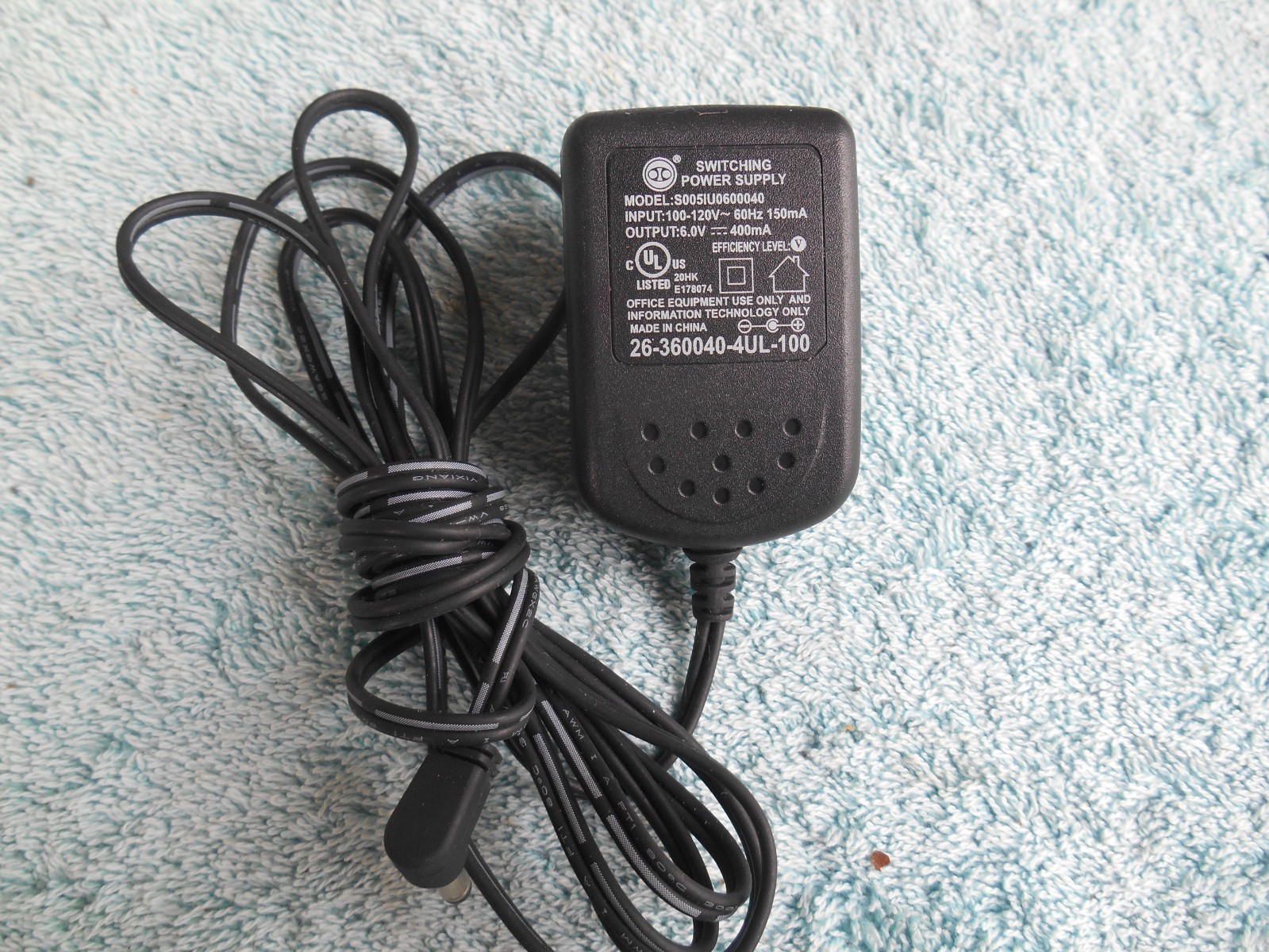 WHOLESALE LOT OF 12 ASSORTED AC TRAVEL WALL CHARGERS