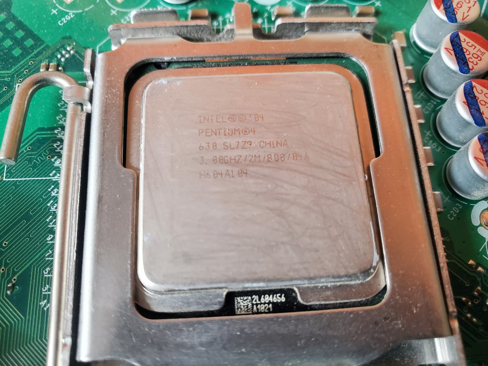 Dell Dimension E310 Motherboard (CN-0JC474) 1GB RAM, (SL729) pentium 4 Cpu.