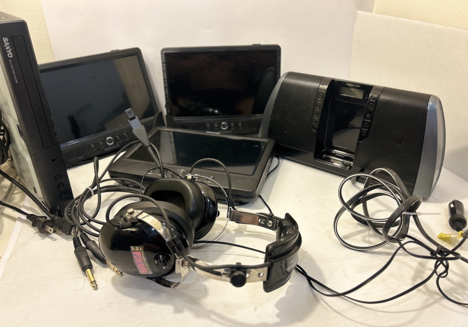 Sanyo Portable DVD Player & Memorex iPod Speaker Dock Lot w/ Headphones Cables