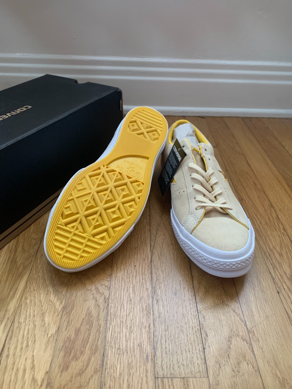 New Mens 10.5 Converse One Star Suede OX Vanilla Solar Power Shoes 159814C