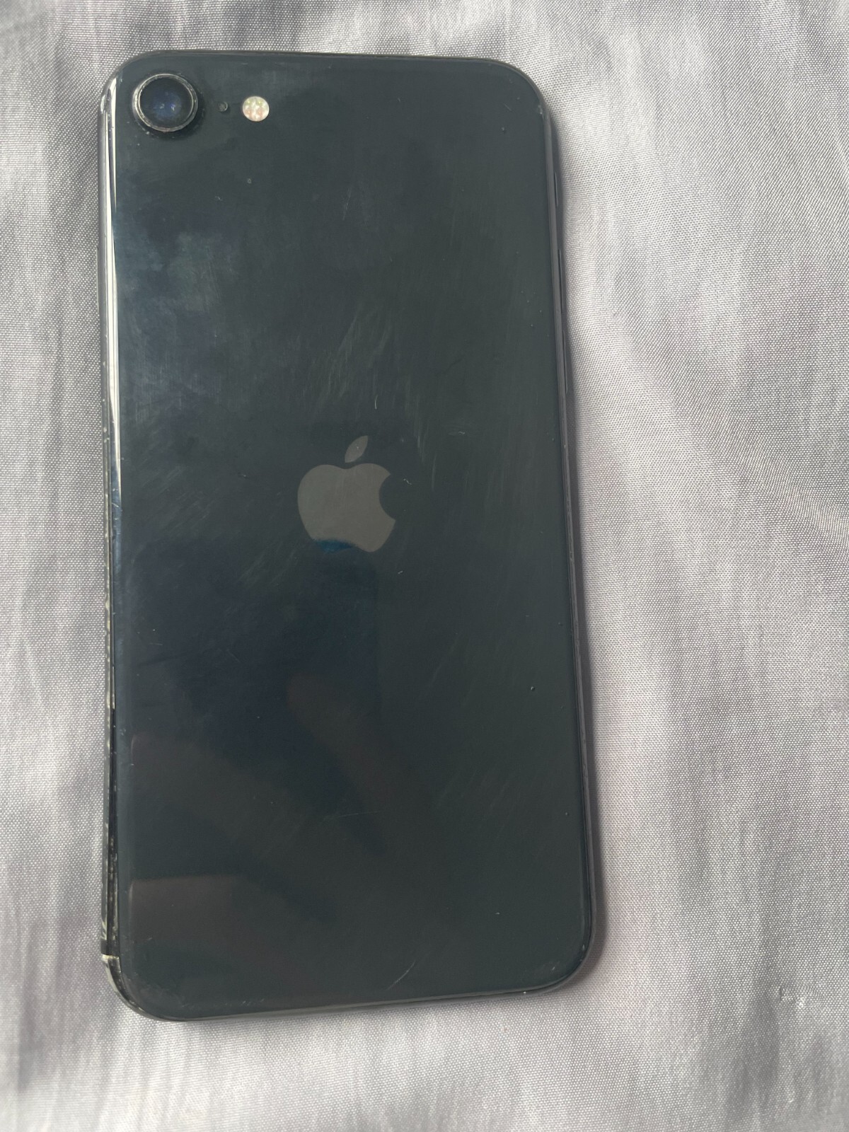 5 Used and Broken Iphones (2 Working, 3 Broken) 
