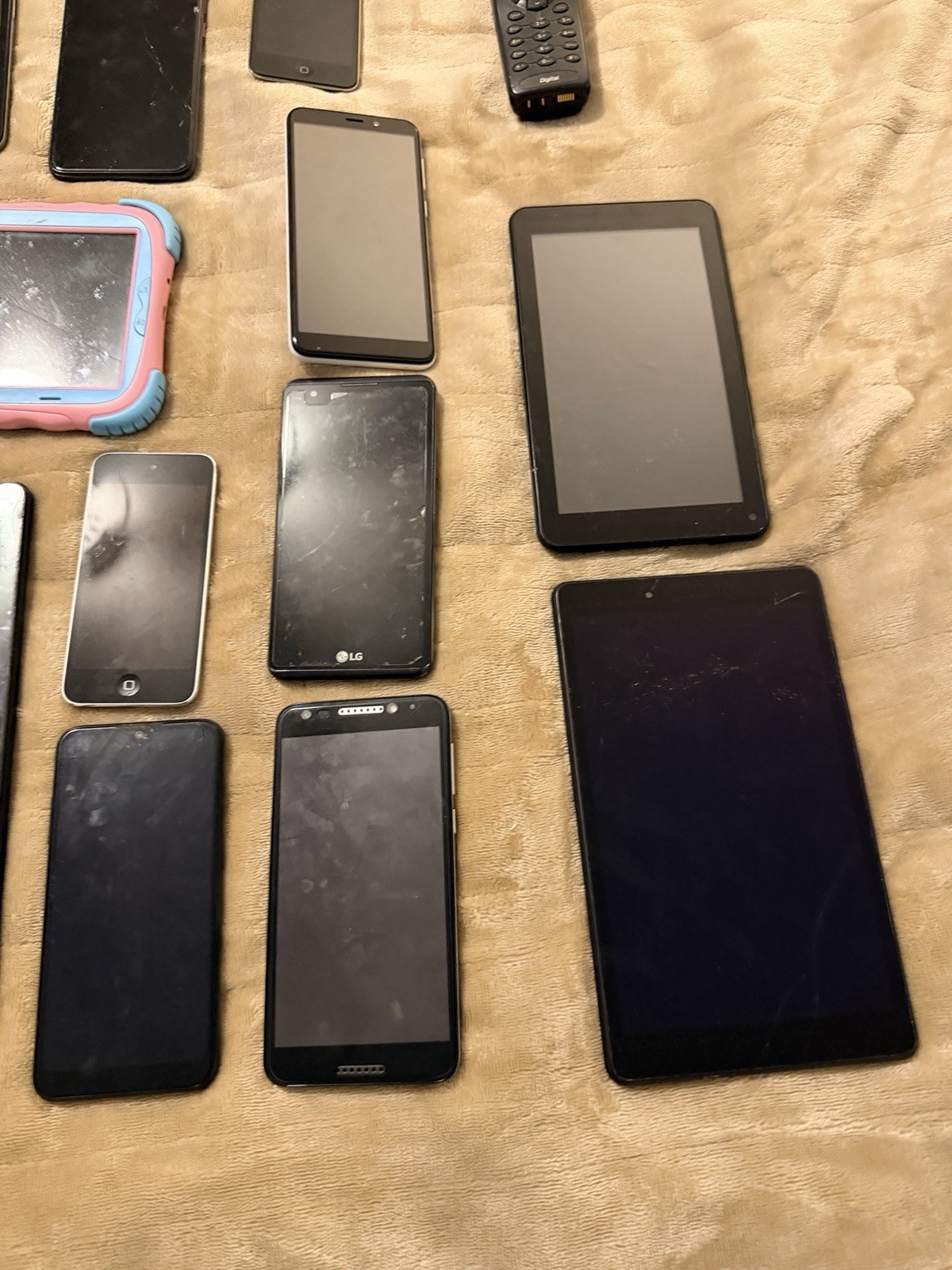 Lot Of 25x Phones and Tablets (Apple, Samsung, Amazon, etc.) 🔥🔥