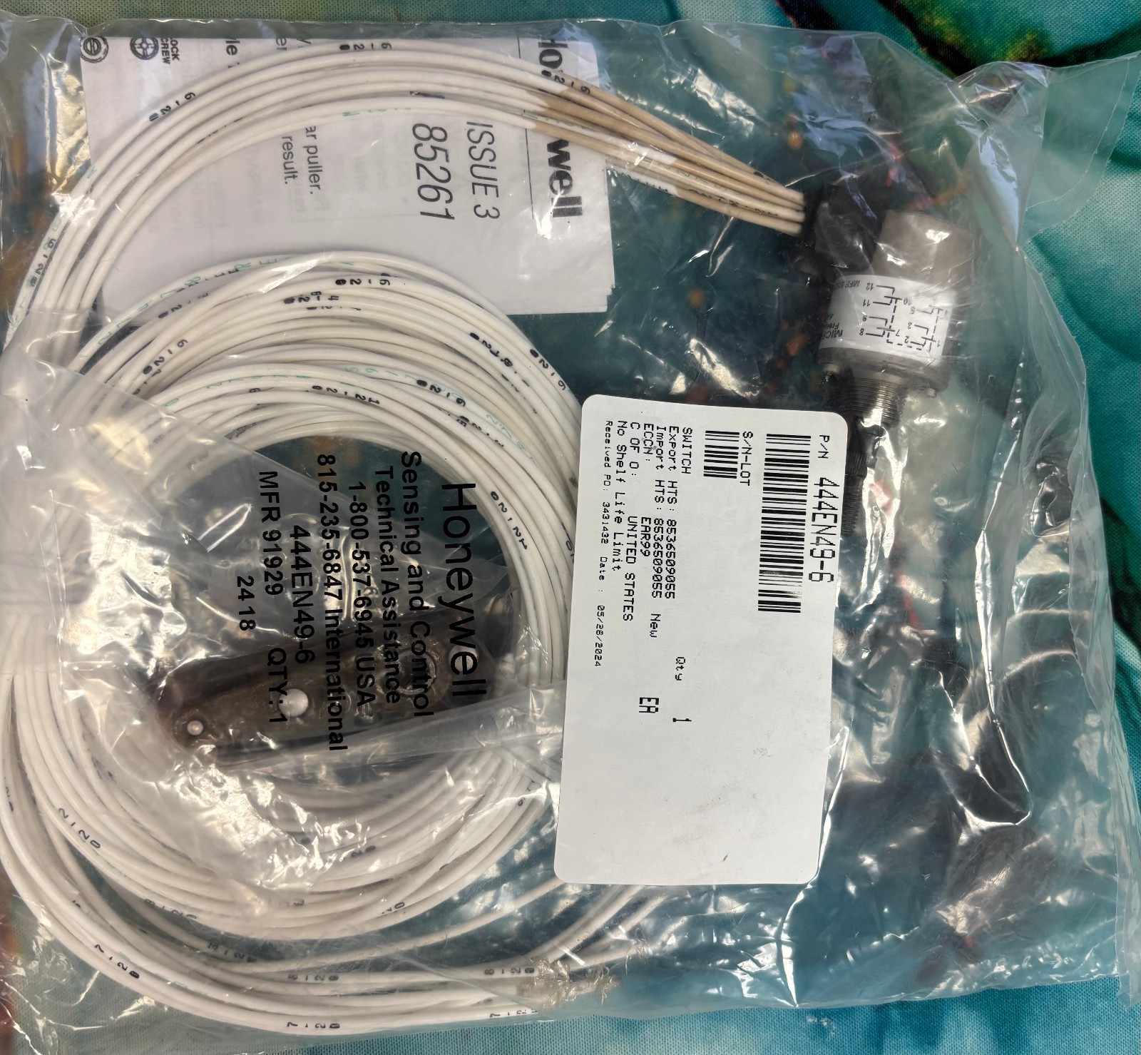 Micro Switch P/N: 444EN49-6