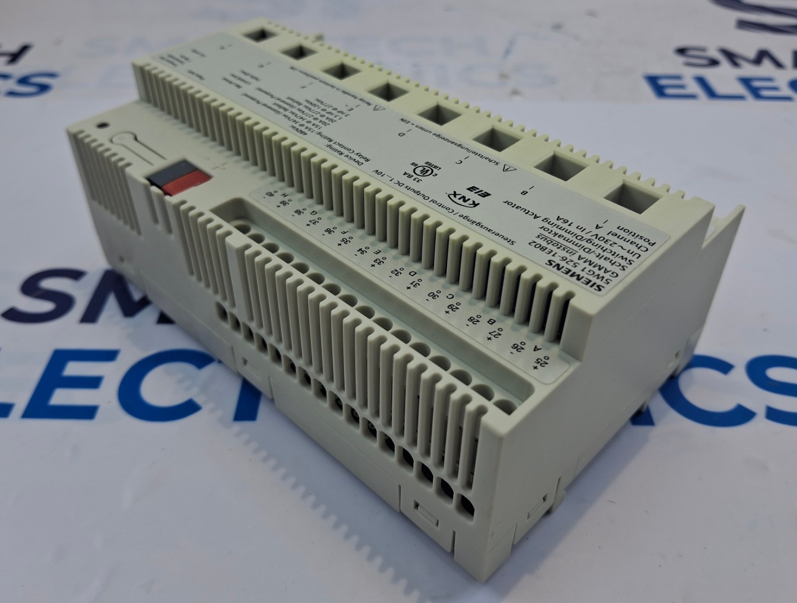 SIEMENS 5WG1 526-1EB02 KNX Switching Dimming Actuator 8xAC 230V