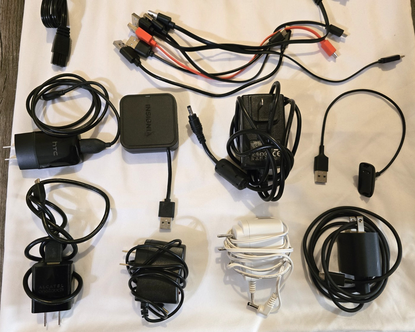 Lot (27) Chargers, USB Cables, Adaptors & More Random Miscellaneous Electrical