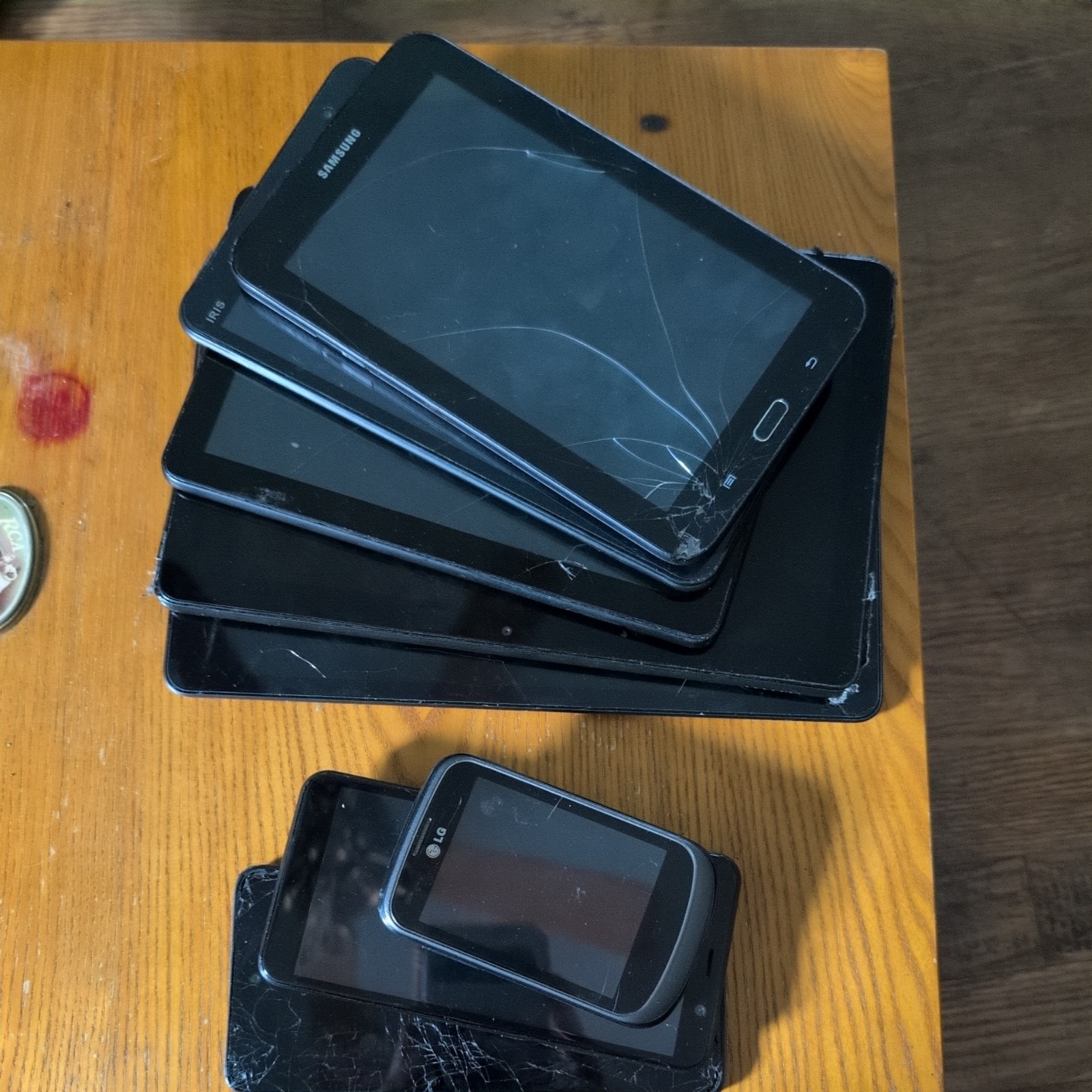 Electronic Devices, PARTS ONLY! 8 Piece Lot. Phones and Tablets