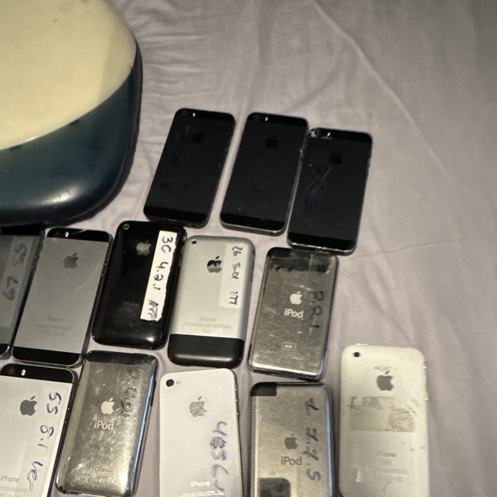 Apple Mixed Lot w/ Assorted iPhone, iPod, & other Devices.