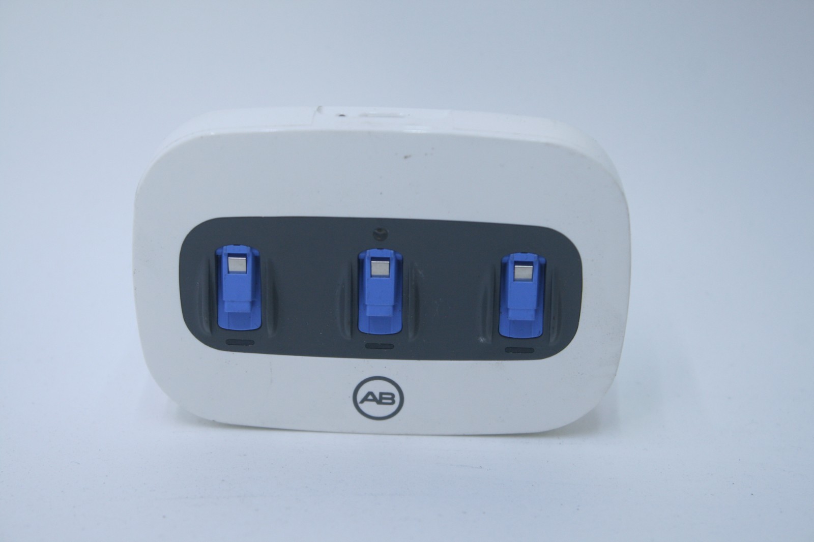 AB ADVANCED BIONICS M BATTERY CHARGER CL-5607 CHARGER ONLY T7-D5