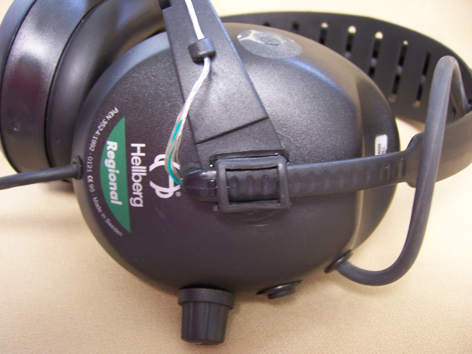 Hellberg 23348 Noise Canceling Headset with Boom Mic Electronic Pro System