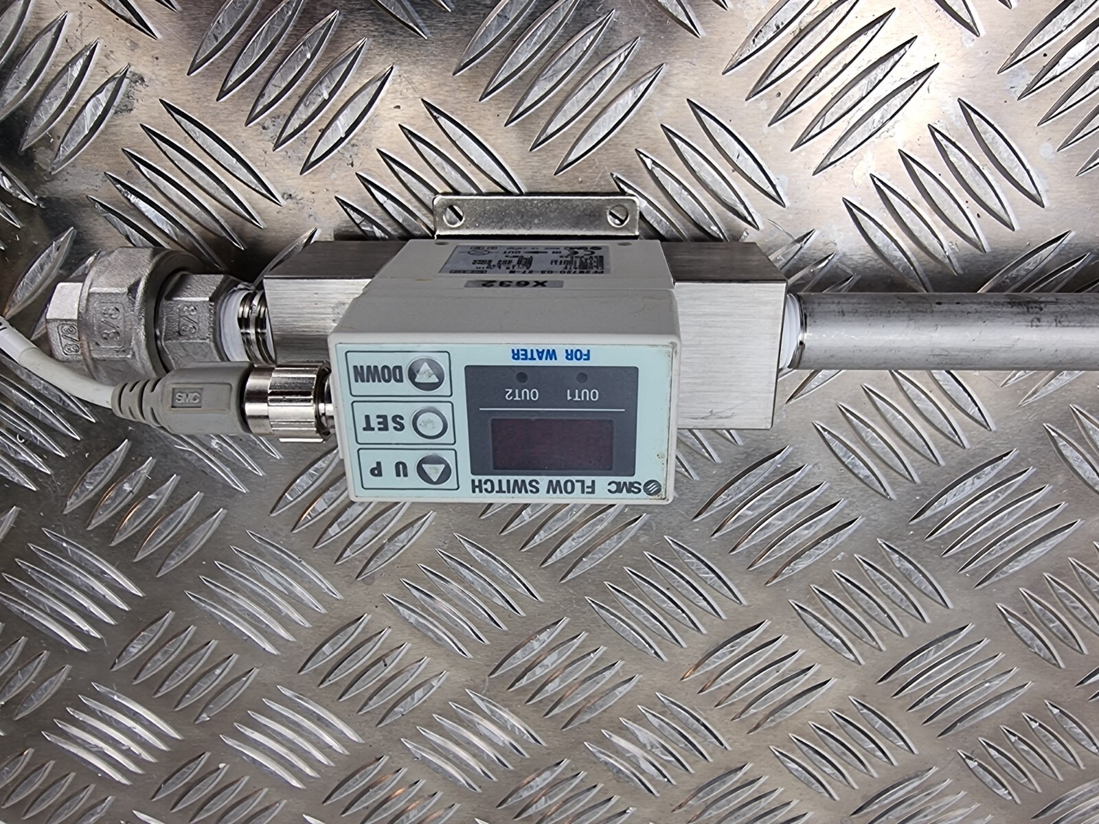 SMC PF2A720 FLOW SWITCH, FLOWRATE 2-16L min, DC12 ~24V