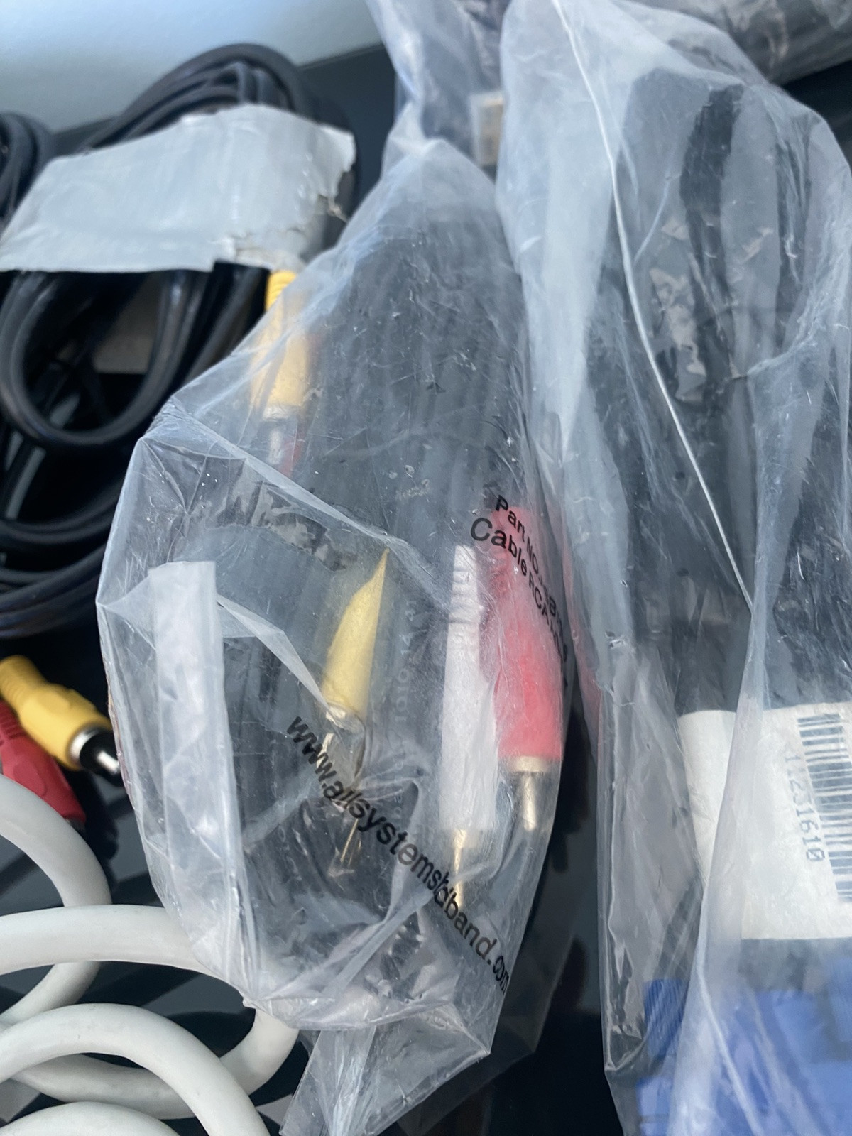 LOT of VIDEO/AUDIO/COMPUTER ETHERNET CABLES UsedBelkin- Miscellaneous-Usd Router