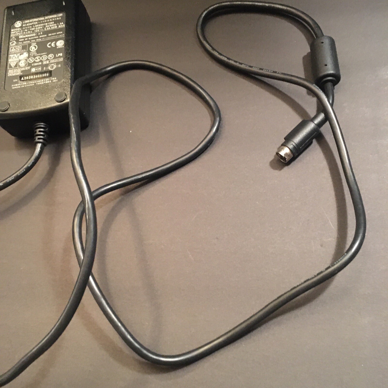 POWER SUPPLY cord AC/DC ADAPTER Li shin LSE9901B1250 50W