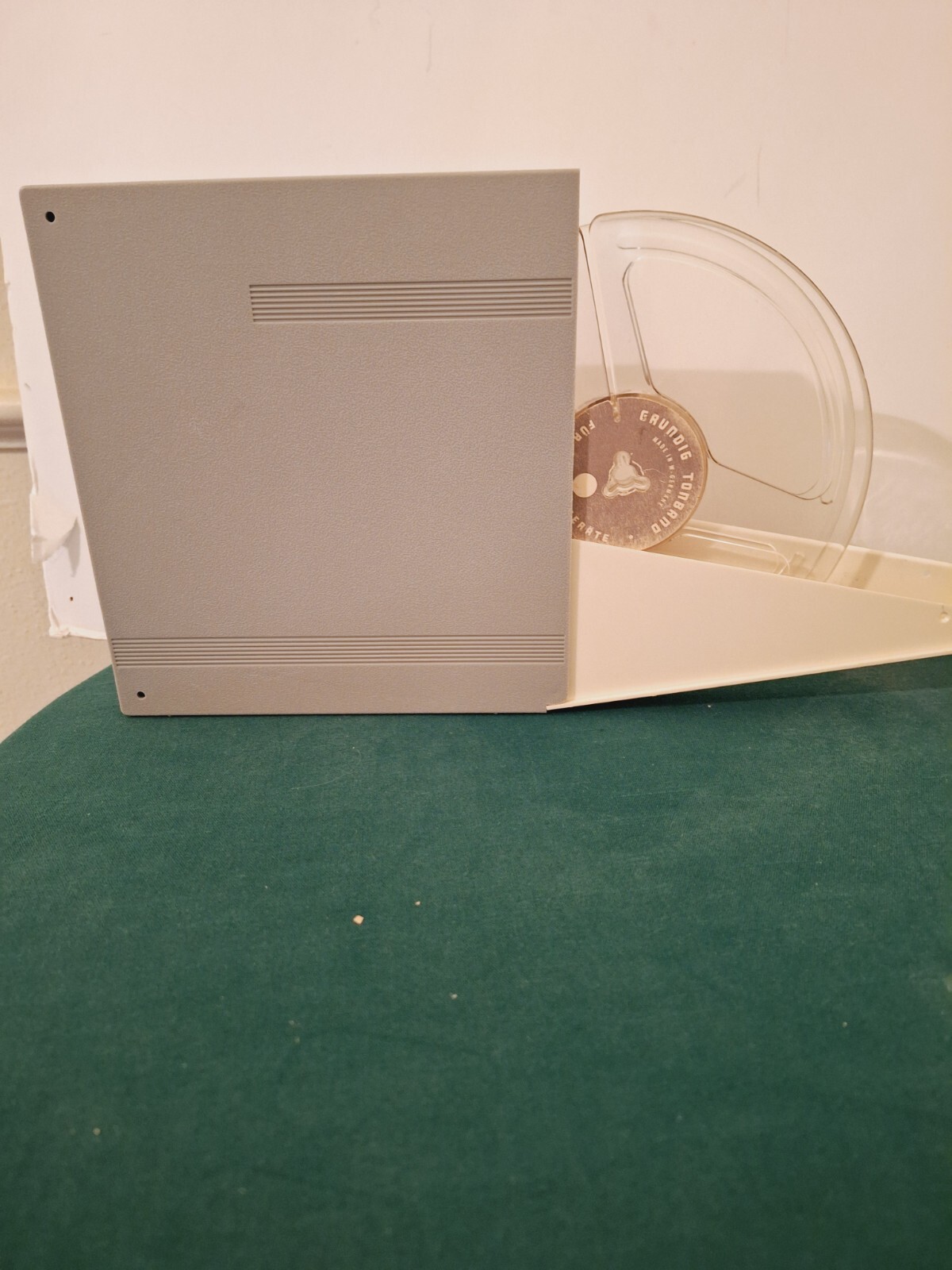 Vintage Grundig Tonband Empty Plastic 7 In 1/4 open Reel in BASF hard case