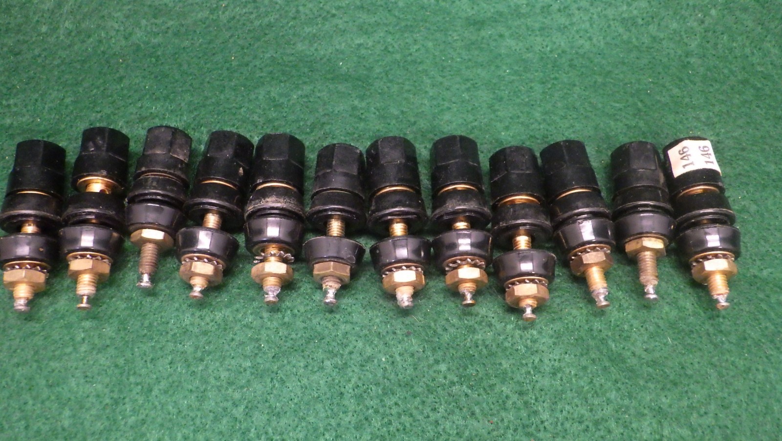 Assorted Lot of Vintage Black and Red 4mm Banana Plug Sockets