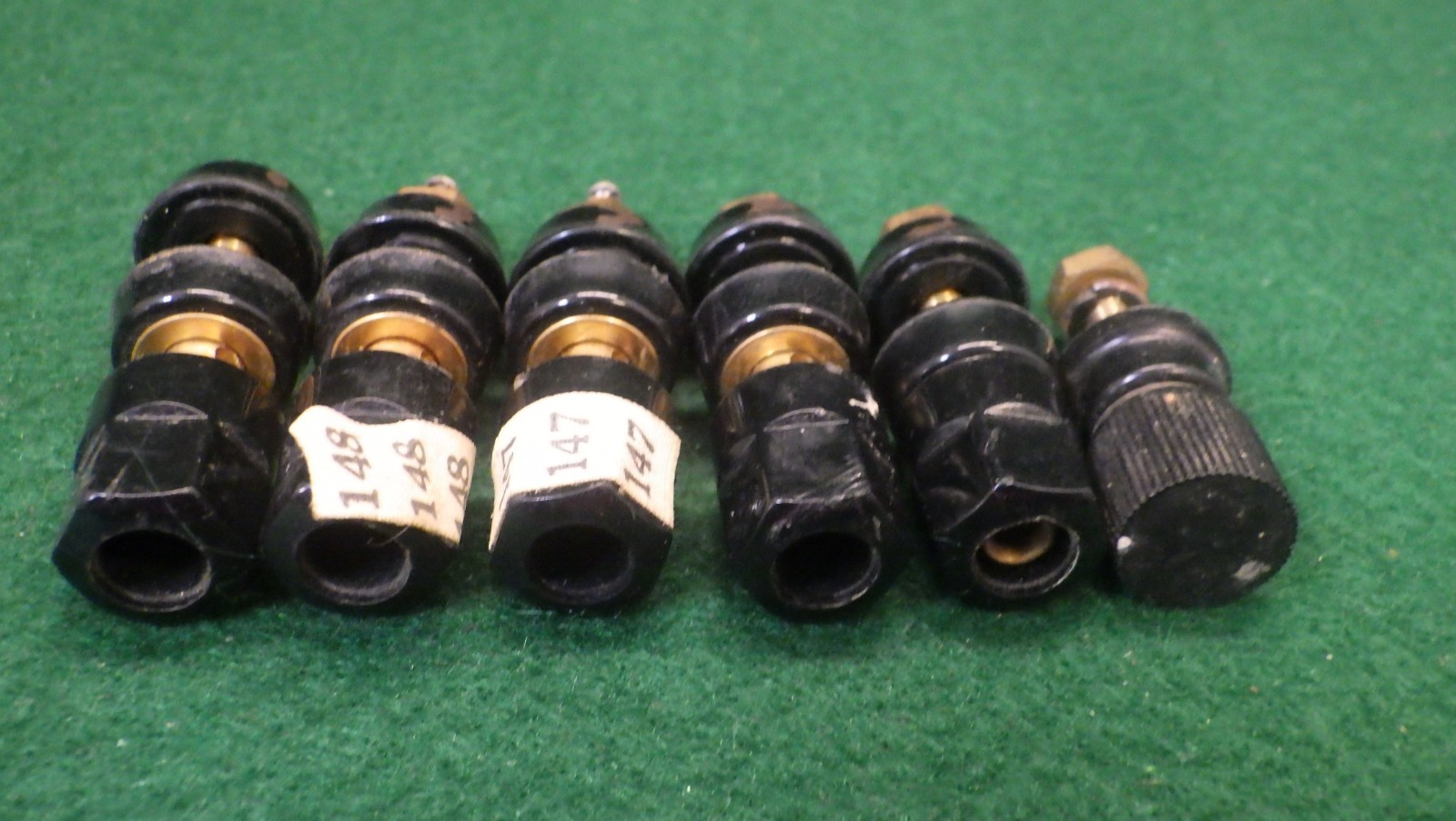 Assorted Lot of Vintage Black and Red 4mm Banana Plug Sockets
