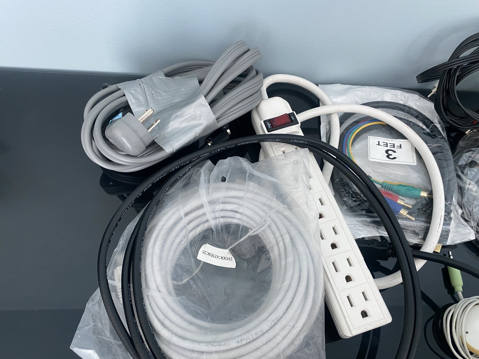 LOT of VIDEO/AUDIO/COMPUTER ETHERNET CABLES UsedBelkin- Miscellaneous-Usd Router